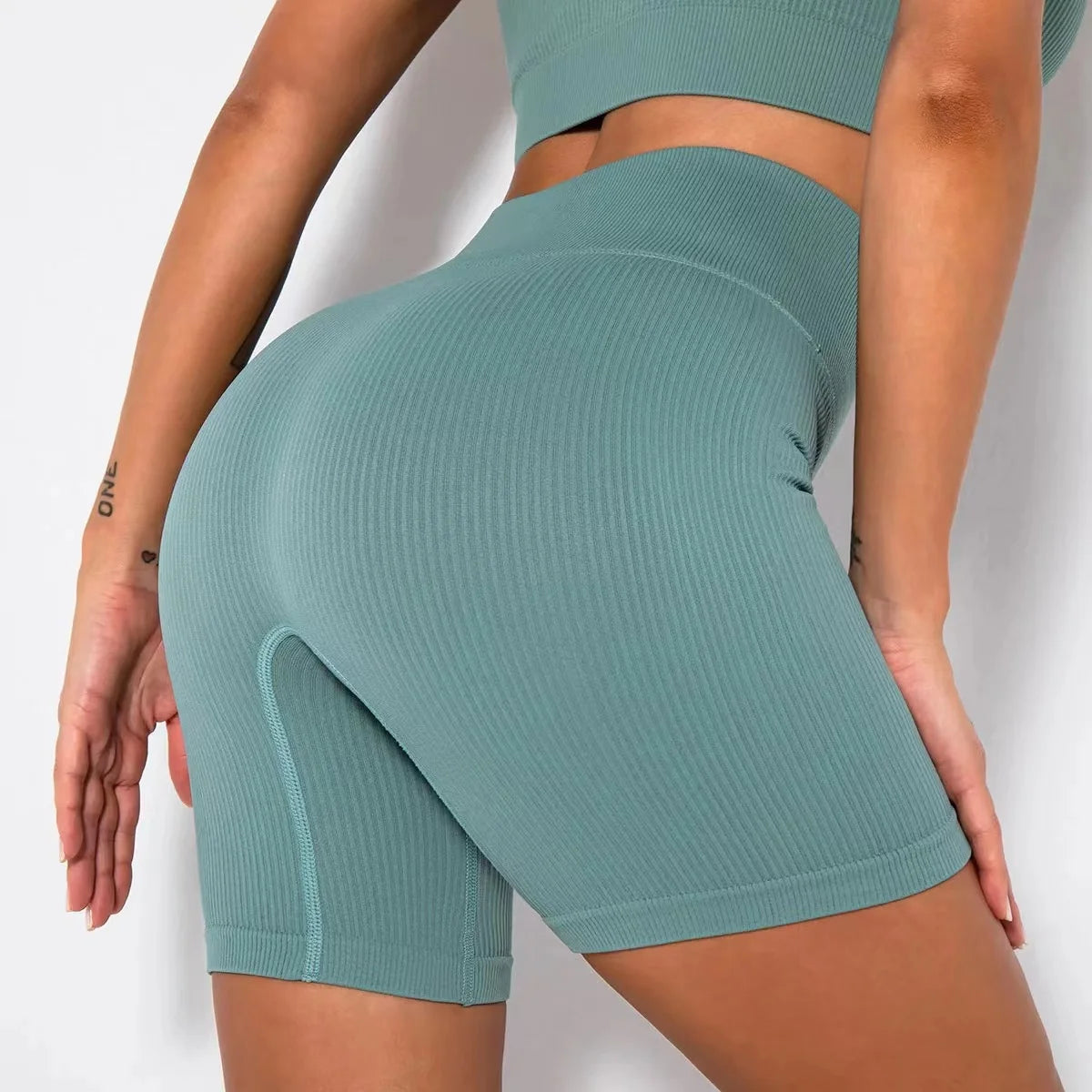 Short sport sans couture taille haute – Push up et effet galbant
